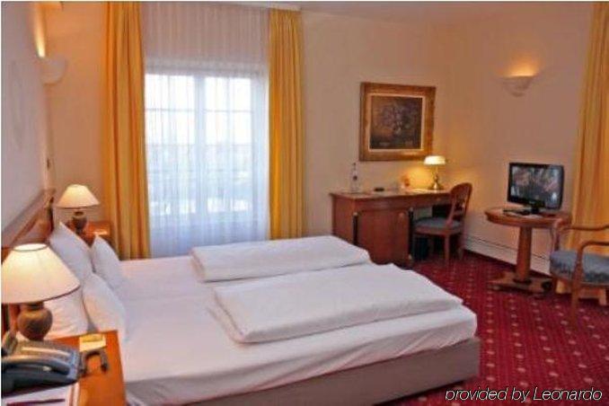 Hotel Schloss إيديسهايم الغرفة الصورة